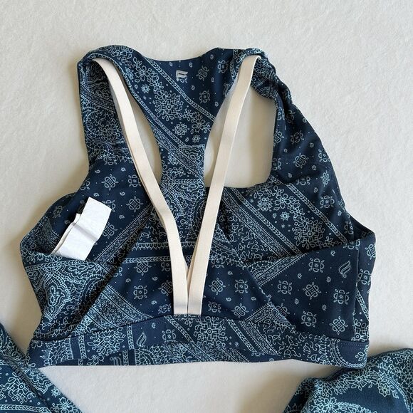 Fabletics Sports Bra & High Waisted 7/8 Legging Set Blue Nova Bandana XS/S - Picture 4 of 7